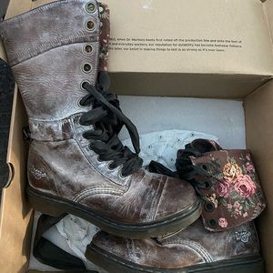 Triumph size 10 never worn Drmartens